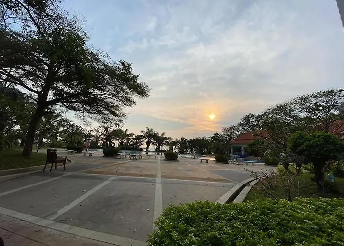 Moderne Og Delikat Leilighet Pa Stranden I Jomtien
